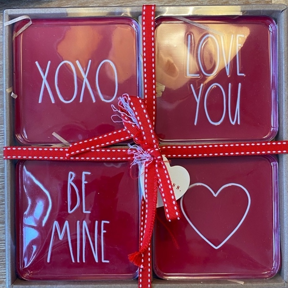 NWT Rae Dunn Ceramic Valentine’s Day Set of 4 Decorative Home Coasters in Red
